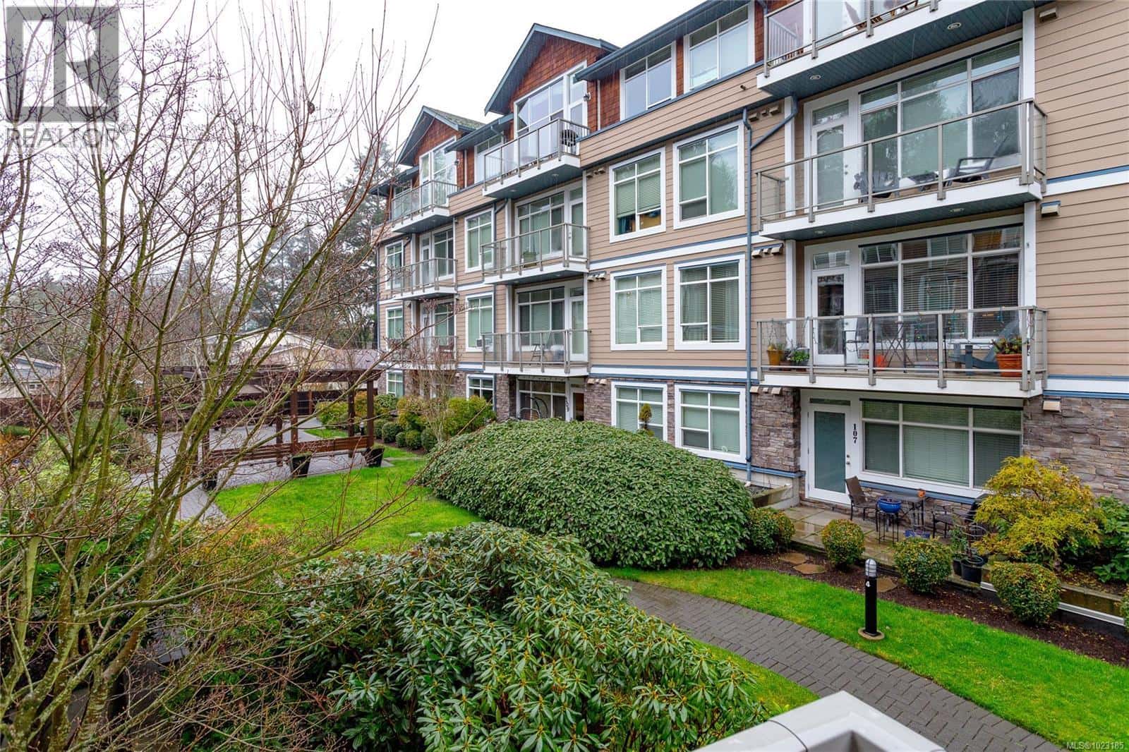 202 608 Fairway Ave — Langford, British Columbia - Photo 3 of 30