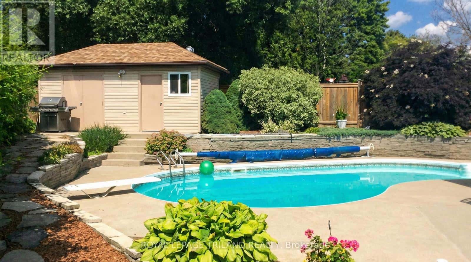 96 GOLFDALE CRESCENT — London South (South Q), Ontario - Photo 4 of 35