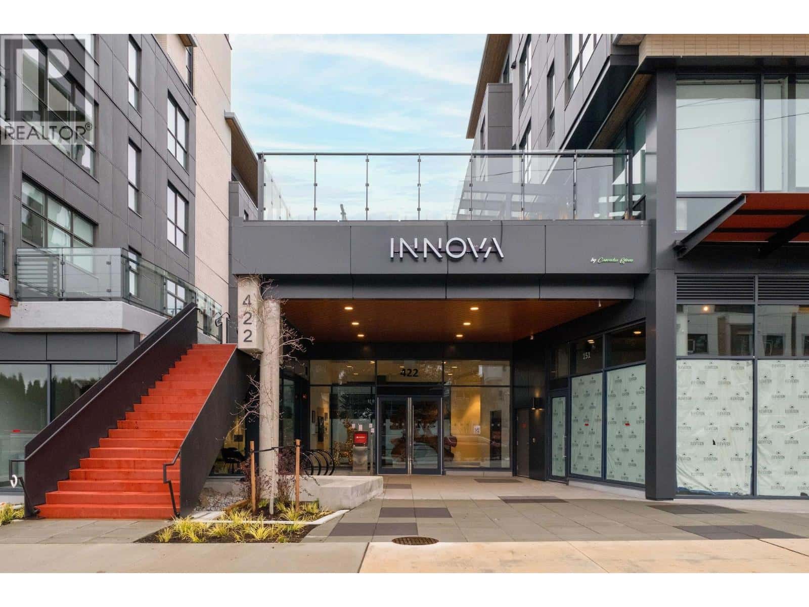 310 422 E 3RD STREET — North Vancouver, British Columbia - Photo 4 of 36