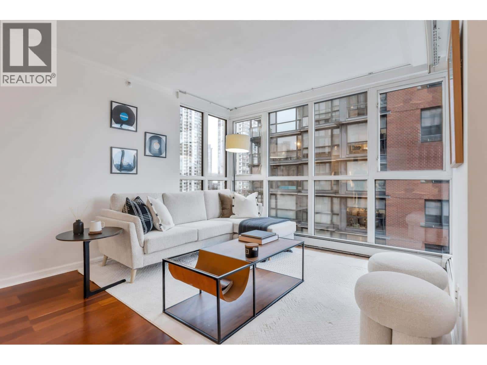 8A 199 DRAKE STREET — Vancouver, British Columbia - Photo 4 of 24