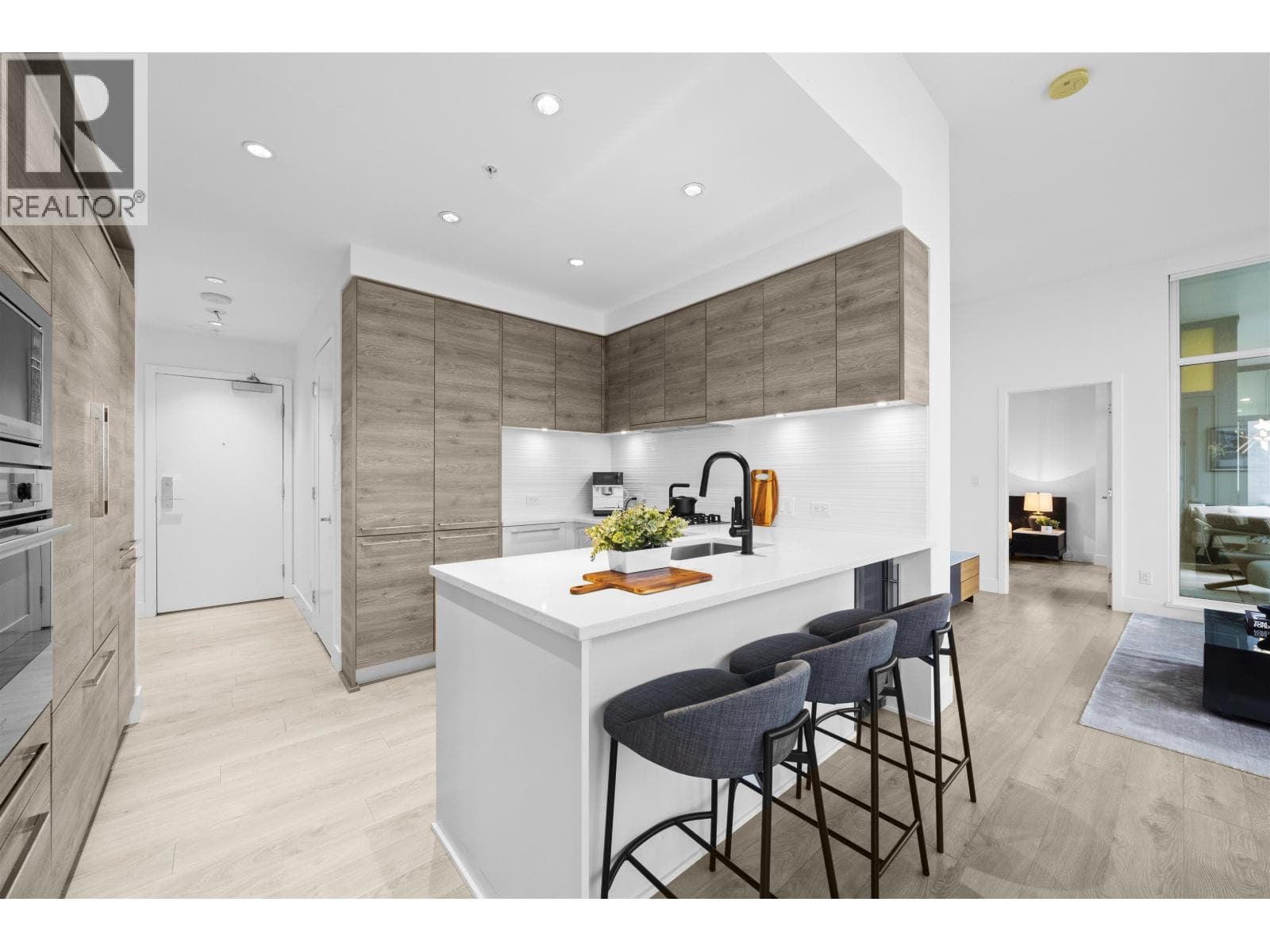 2901 7303 NOBLE LANE — Burnaby, British Columbia - Main photo