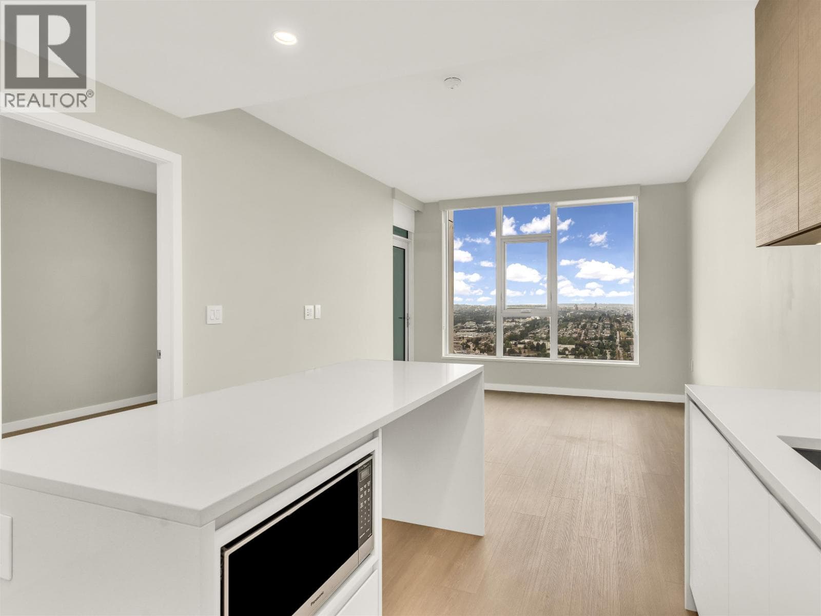 4709 2186 GILMORE AVENUE — Burnaby, British Columbia - Main photo