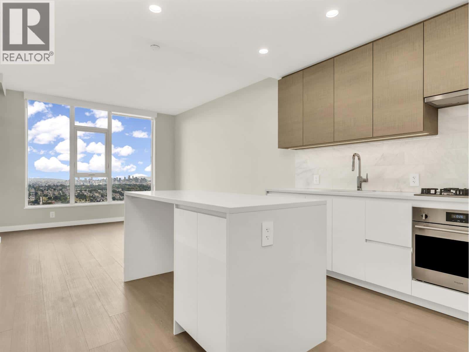 4709 2186 GILMORE AVENUE — Burnaby, British Columbia - Photo 4 of 31