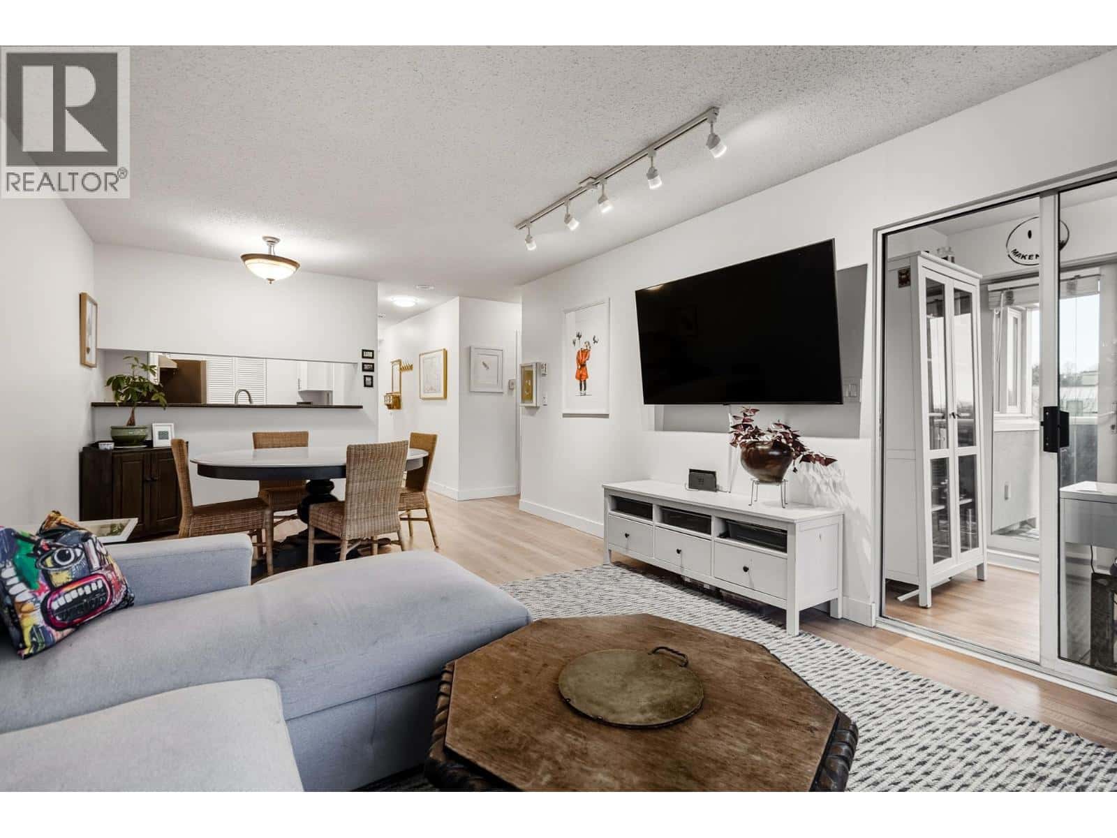 503 1833 FRANCES STREET — Vancouver, British Columbia - Photo 4 of 30