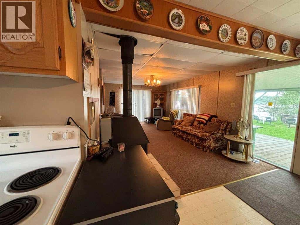 SK, 701 Rae Street in Makwa — Loon Lake, Saskatchewan - Photo 4 of 28