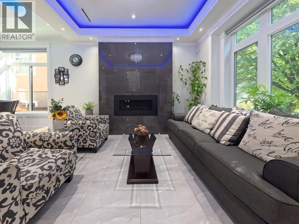 1275 E 62ND AVENUE — Vancouver, British Columbia - Photo 3 of 40