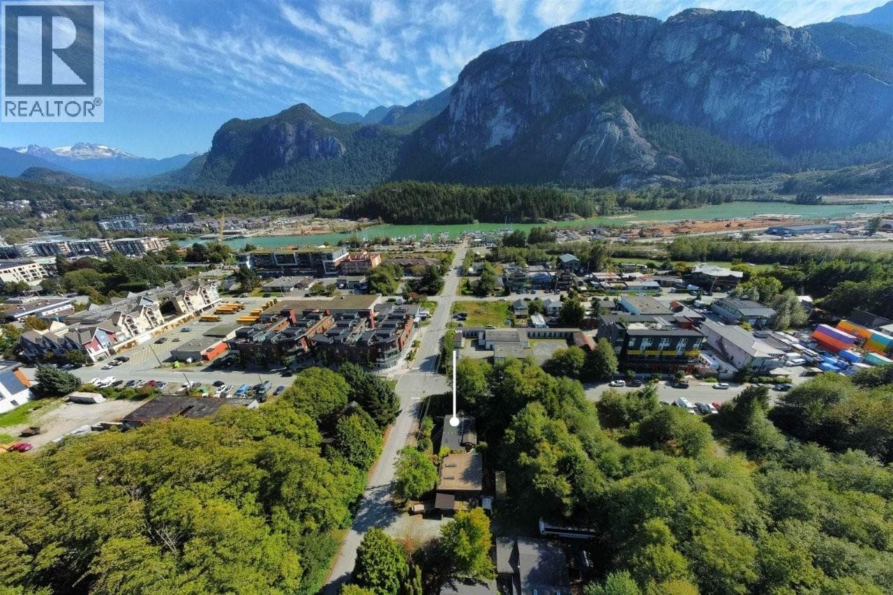 37791 3RD AVENUE — Squamish, British Columbia - Main photo