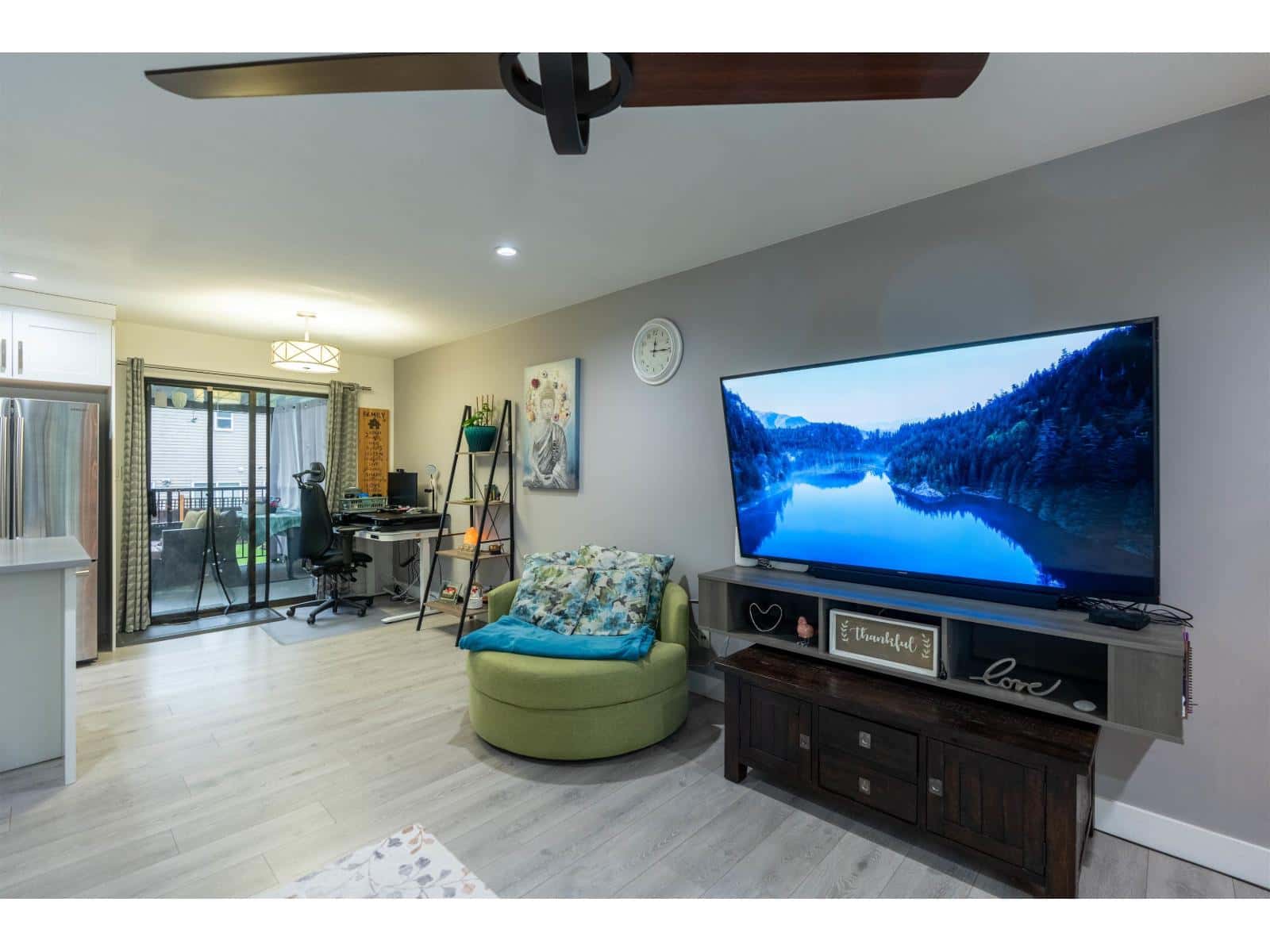 13933 90A AVENUE — Surrey, British Columbia - Photo 5 of 28