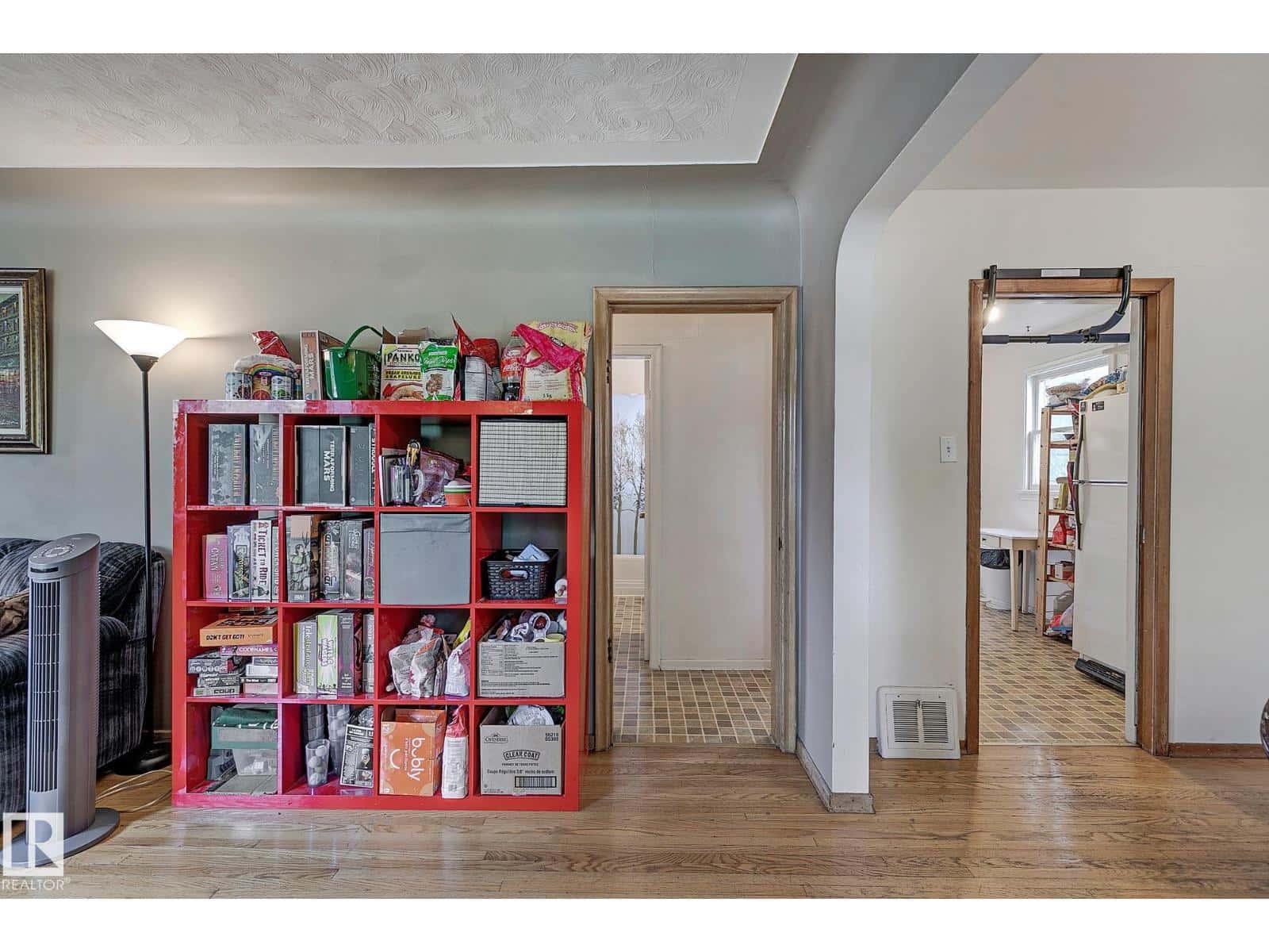 11559 80 AV NW — Edmonton, Alberta - Photo 3 of 38