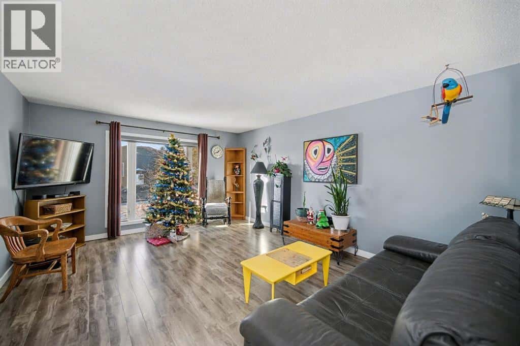 106 Eldorado Road SE — Airdrie, Alberta - Photo 4 of 41