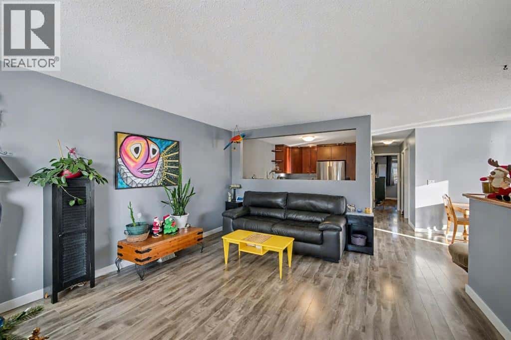 106 Eldorado Road SE — Airdrie, Alberta - Photo 5 of 41