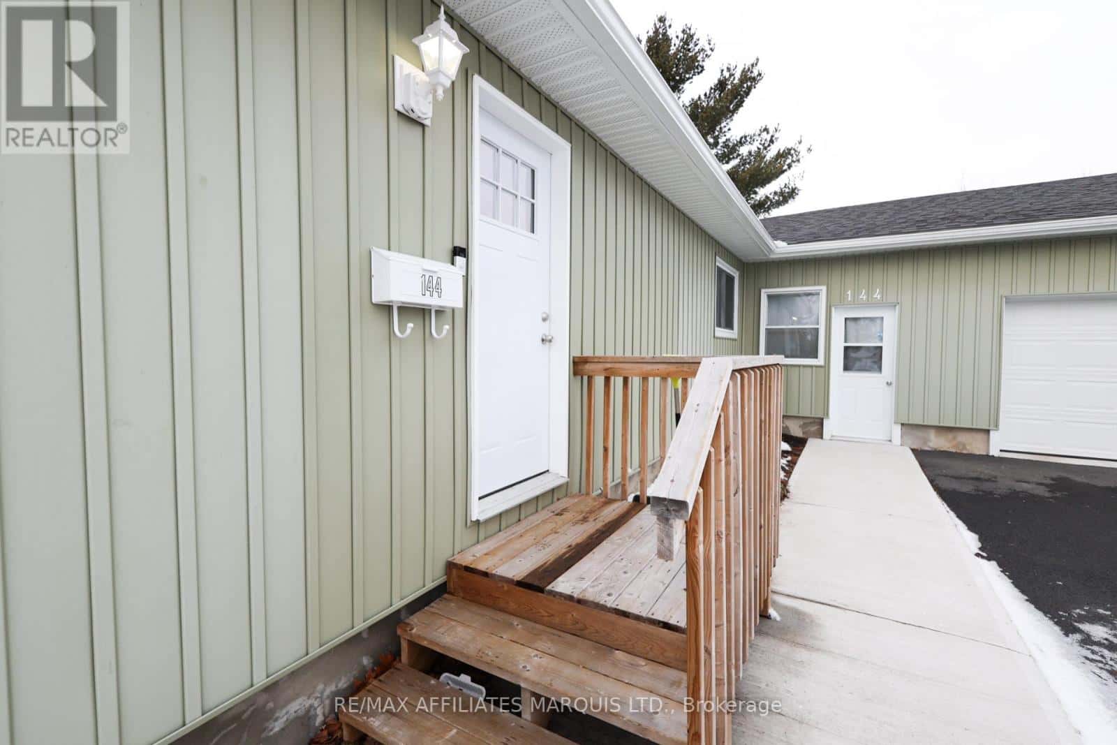 144 ELSIE AVENUE — Cornwall, Ontario - Photo 4 of 28