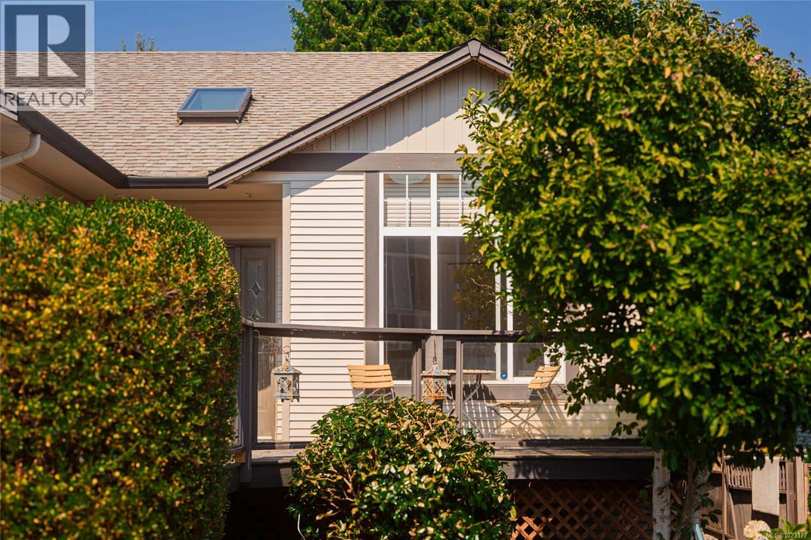 1072 Silver Mountain Dr — Nanaimo, British Columbia - Photo 3 of 48