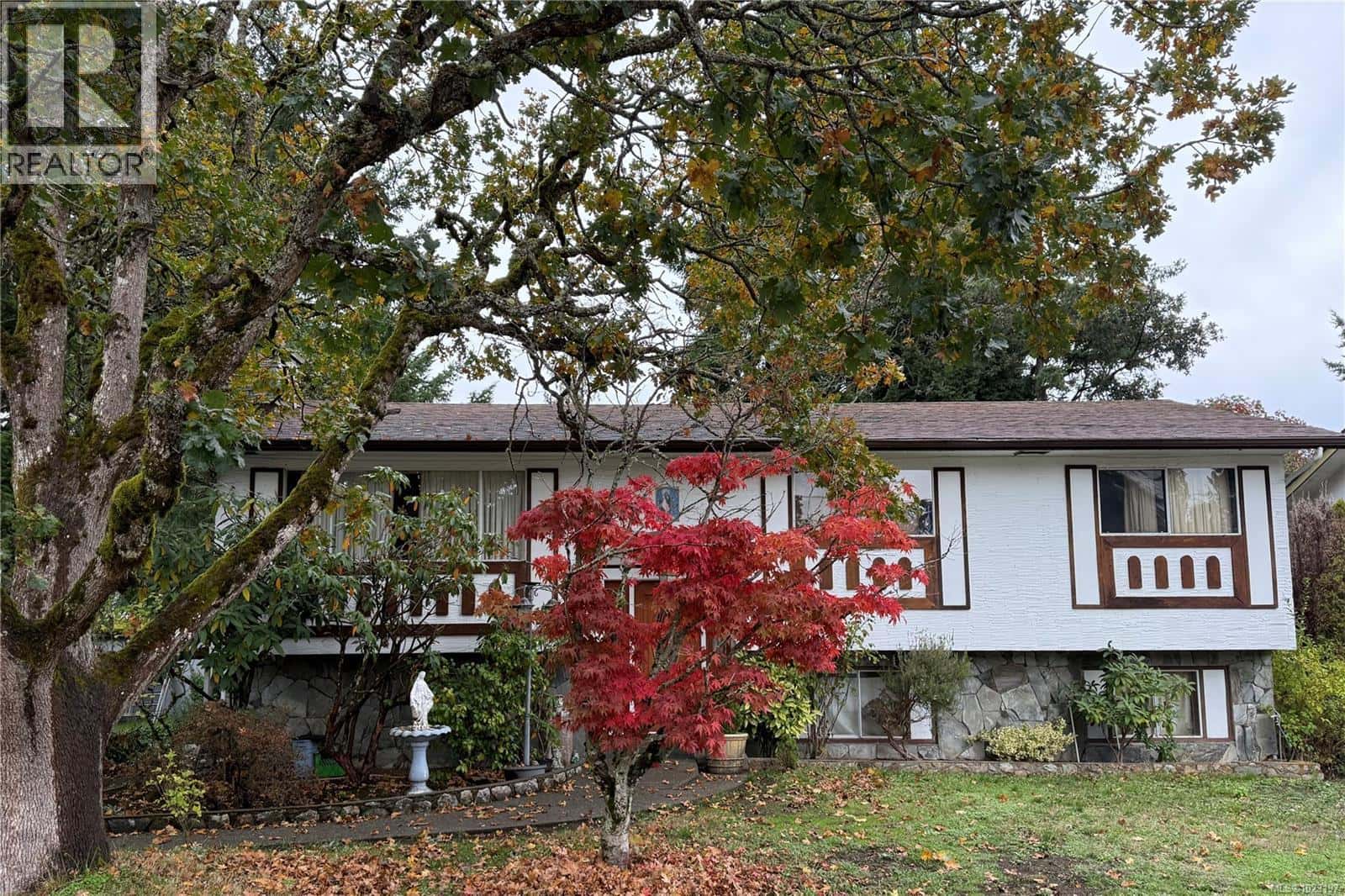 2929 Dickerson Pl — Colwood, British Columbia - Photo 2 of 14