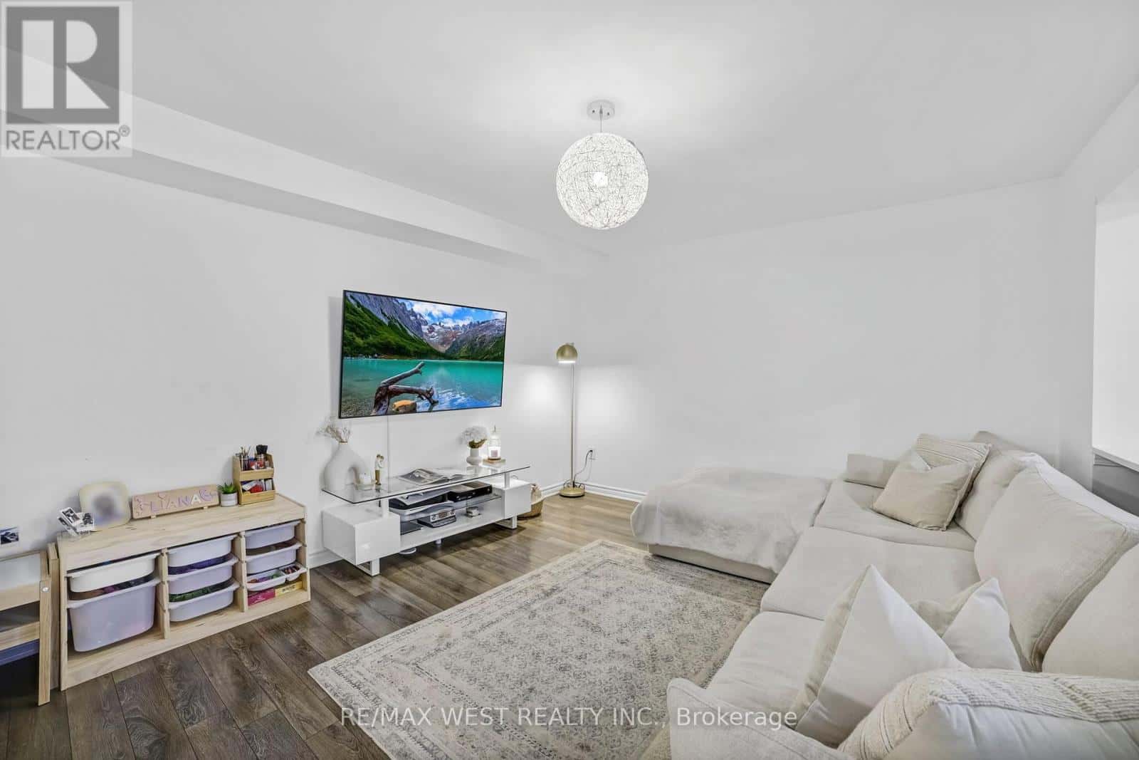 266 CASSON POINT — Milton (FO Ford), Ontario - Photo 2 of 9