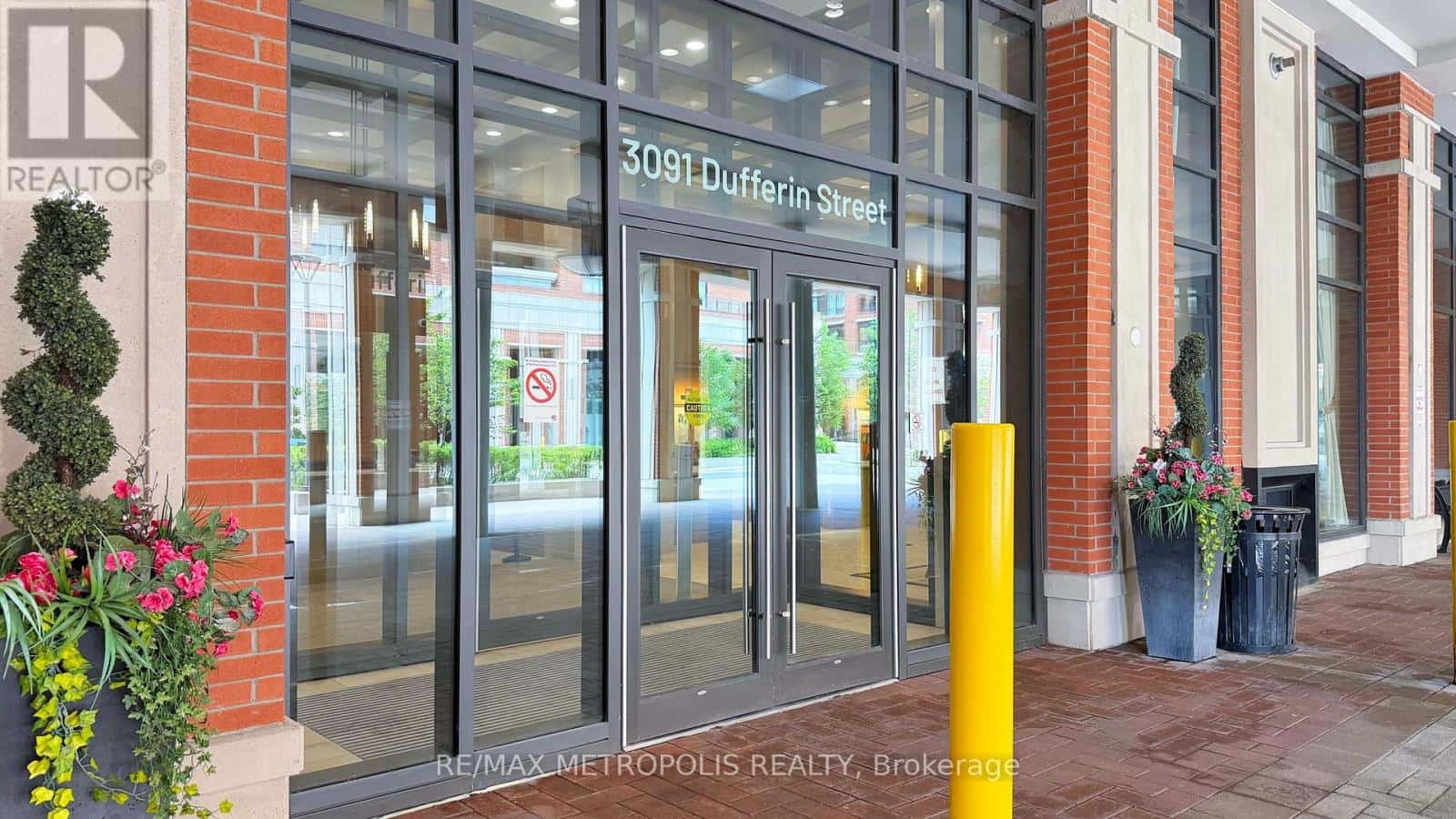 833 - 3091 DUFFERIN AVENUE — Toronto (Yorkdale-Glen Park), Ontario - Photo 4 of 33