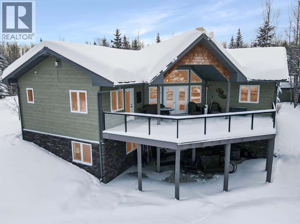 #12 1st Avenue — Joussard, Alberta - Photo 2 of 49