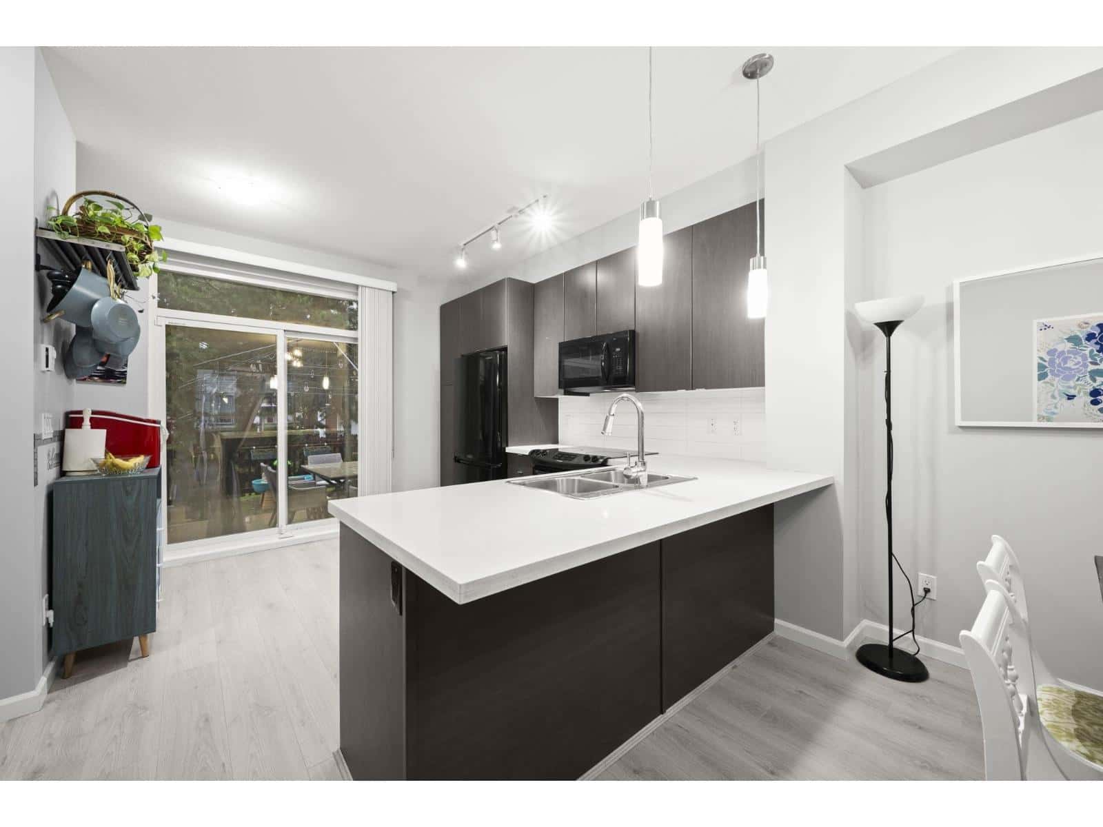 27 19505 68A AVENUE — Surrey, British Columbia - Photo 3 of 35