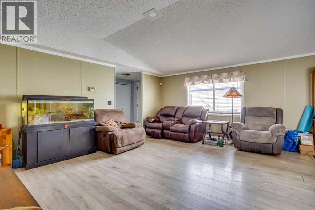 209 Waterhouse Street — Fort McMurray, Alberta - Photo 5 of 20