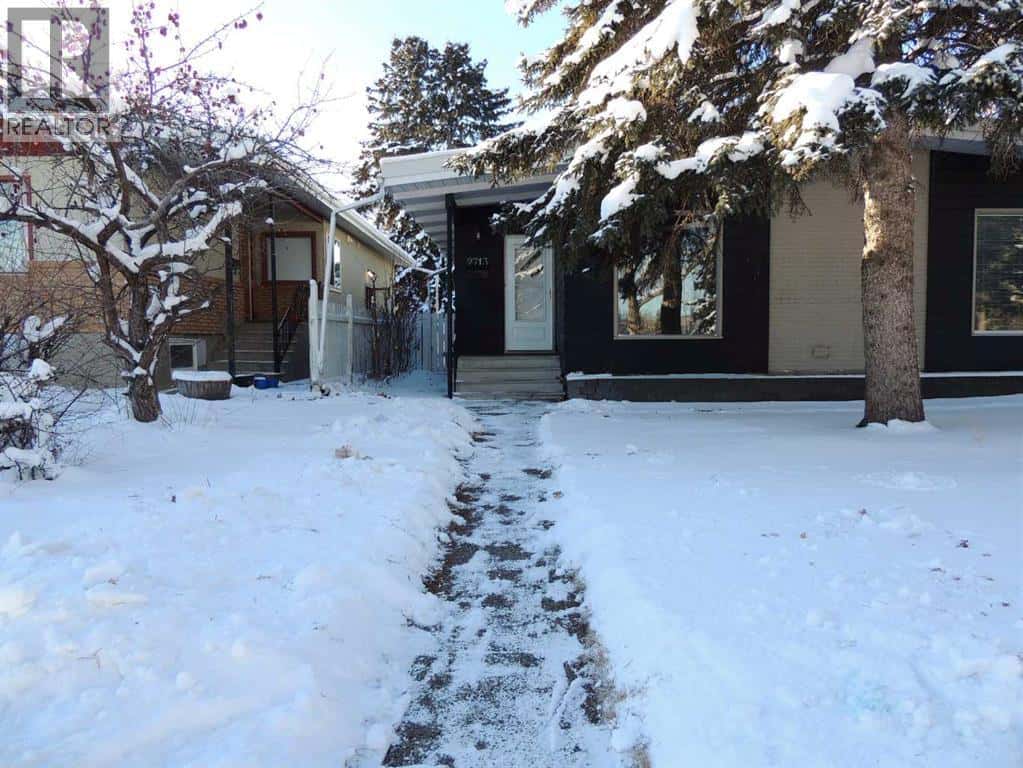 2713 Canmore Road NW — Calgary, Alberta - Photo 2 of 50