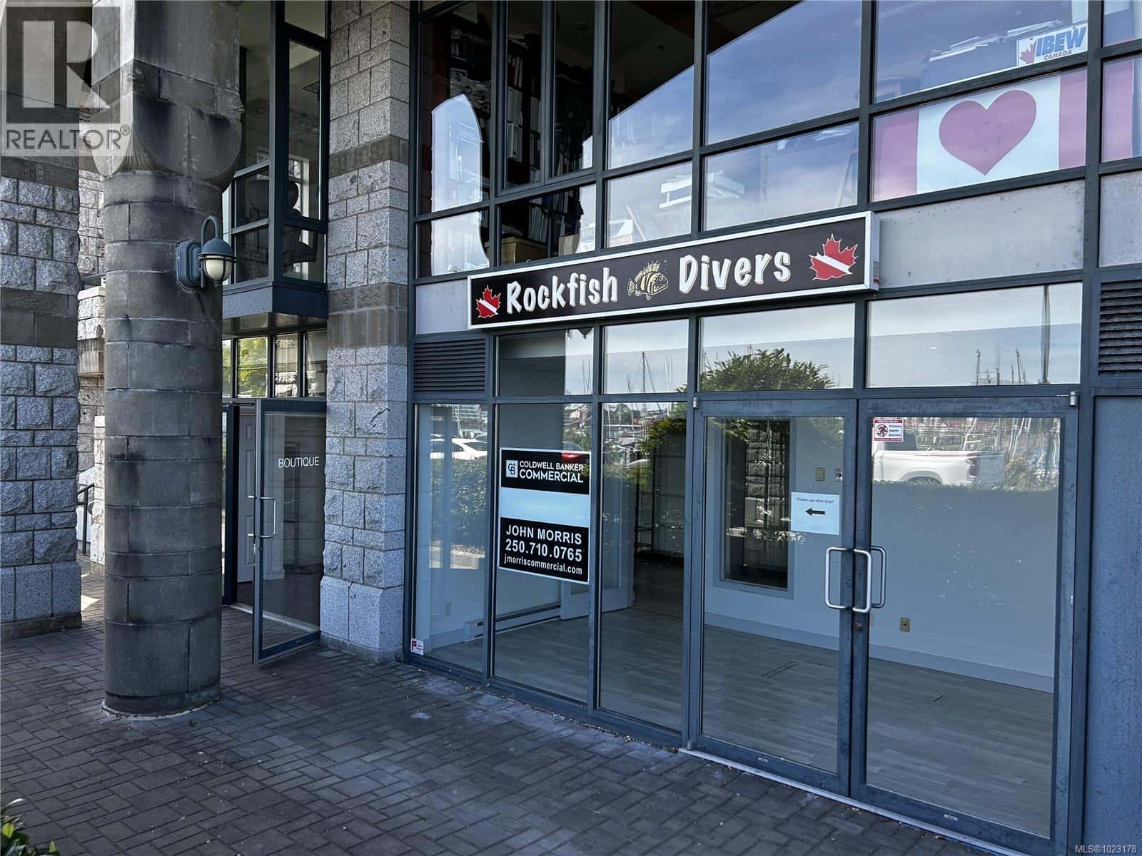 102 19 Dallas Rd — Victoria, British Columbia - Photo 2 of 22