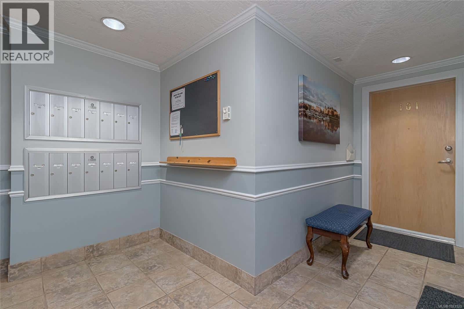 404 9975 Fifth St — Sidney, British Columbia - Photo 3 of 29