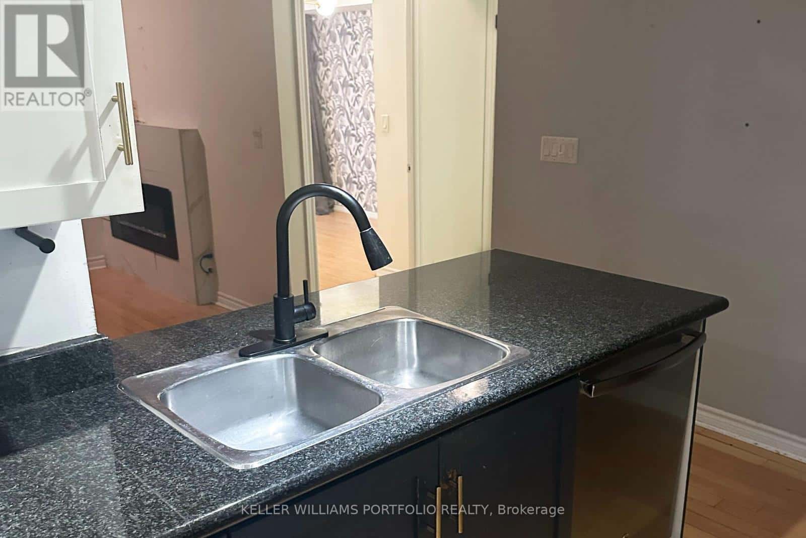 841 - 250 WELLINGTON STREET W — Toronto (Waterfront Communities), Ontario - Photo 5 of 23