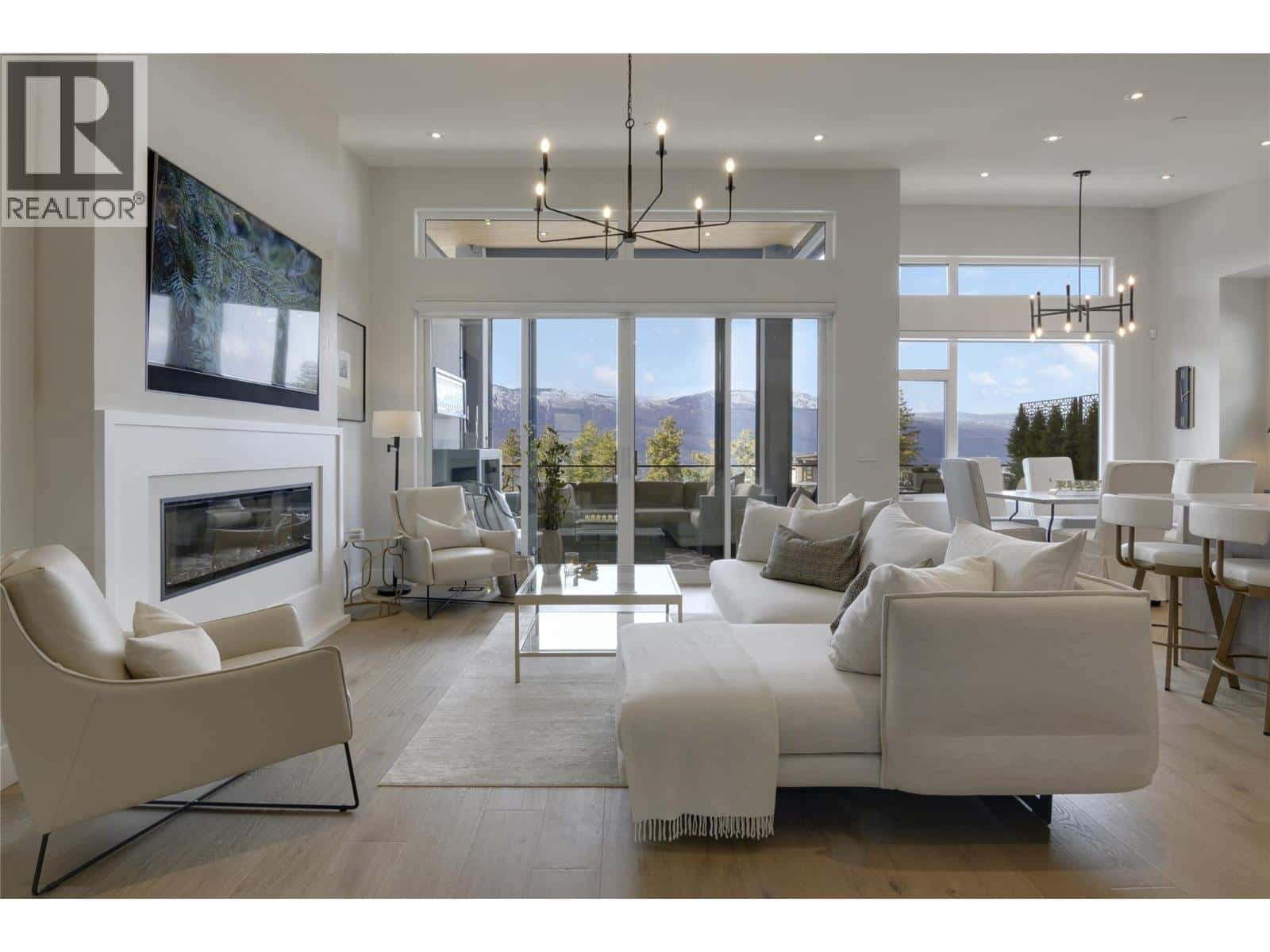 9776 Centrestone Crescent — Lake Country, British Columbia - Photo 2 of 71