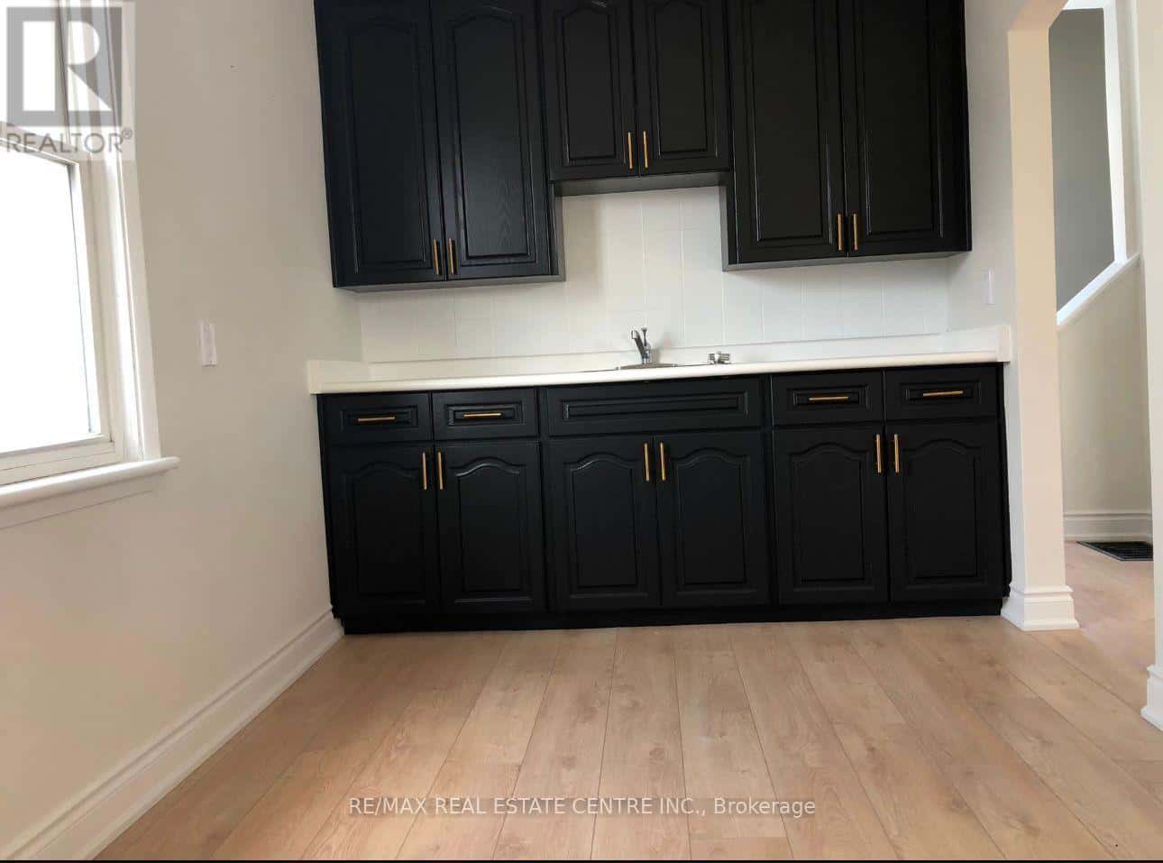 25 HAYES AVENUE — Hamilton (McQuesten), Ontario - Photo 4 of 14