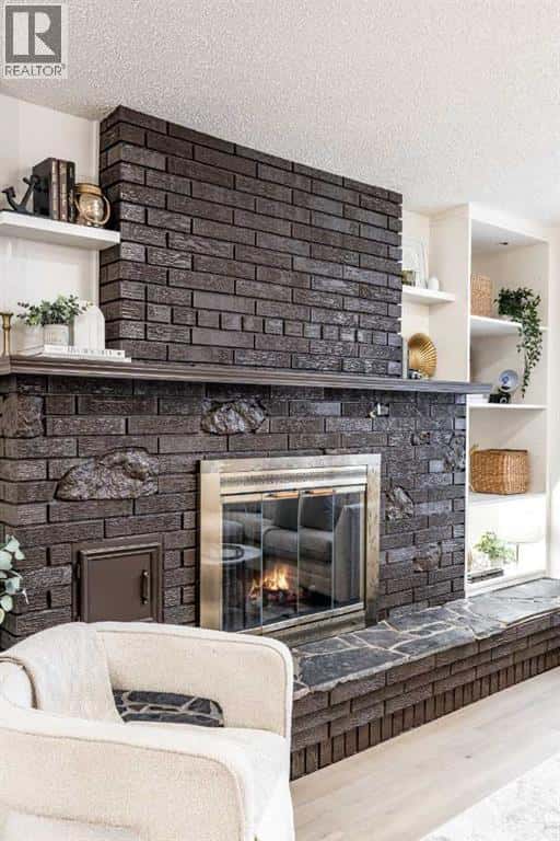 150 11 Street NE — Medicine Hat, Alberta - Photo 5 of 47