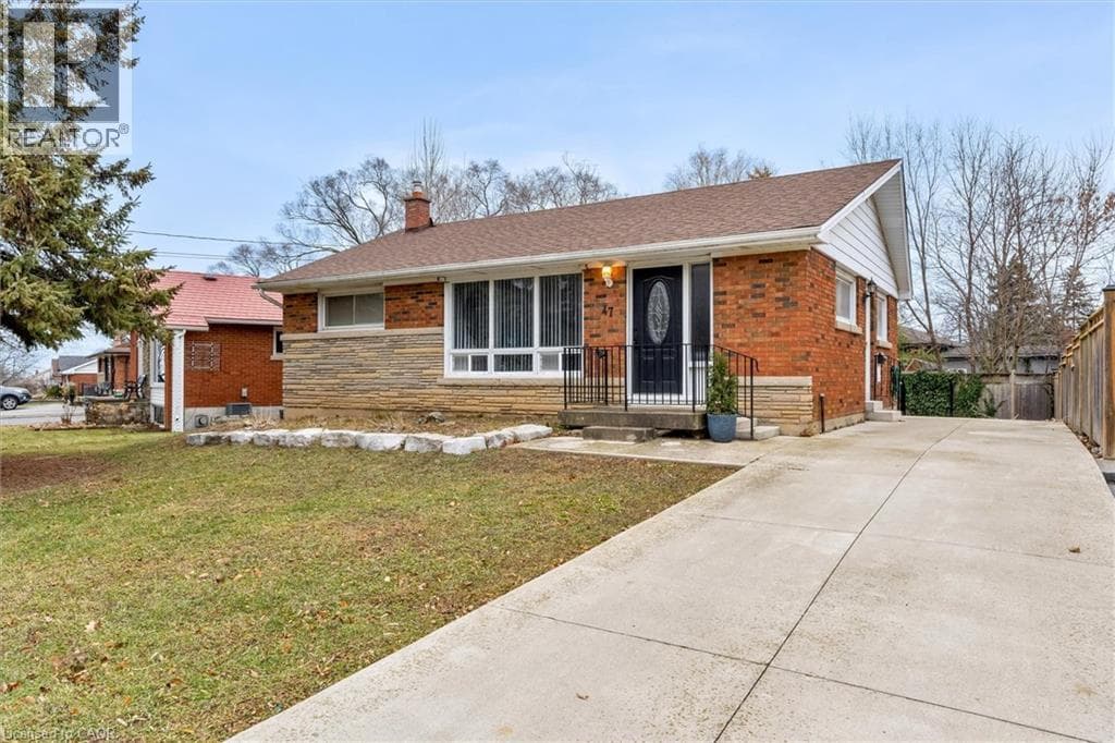 47 BATTLEFIELD Drive — Stoney Creek, Ontario - Main photo