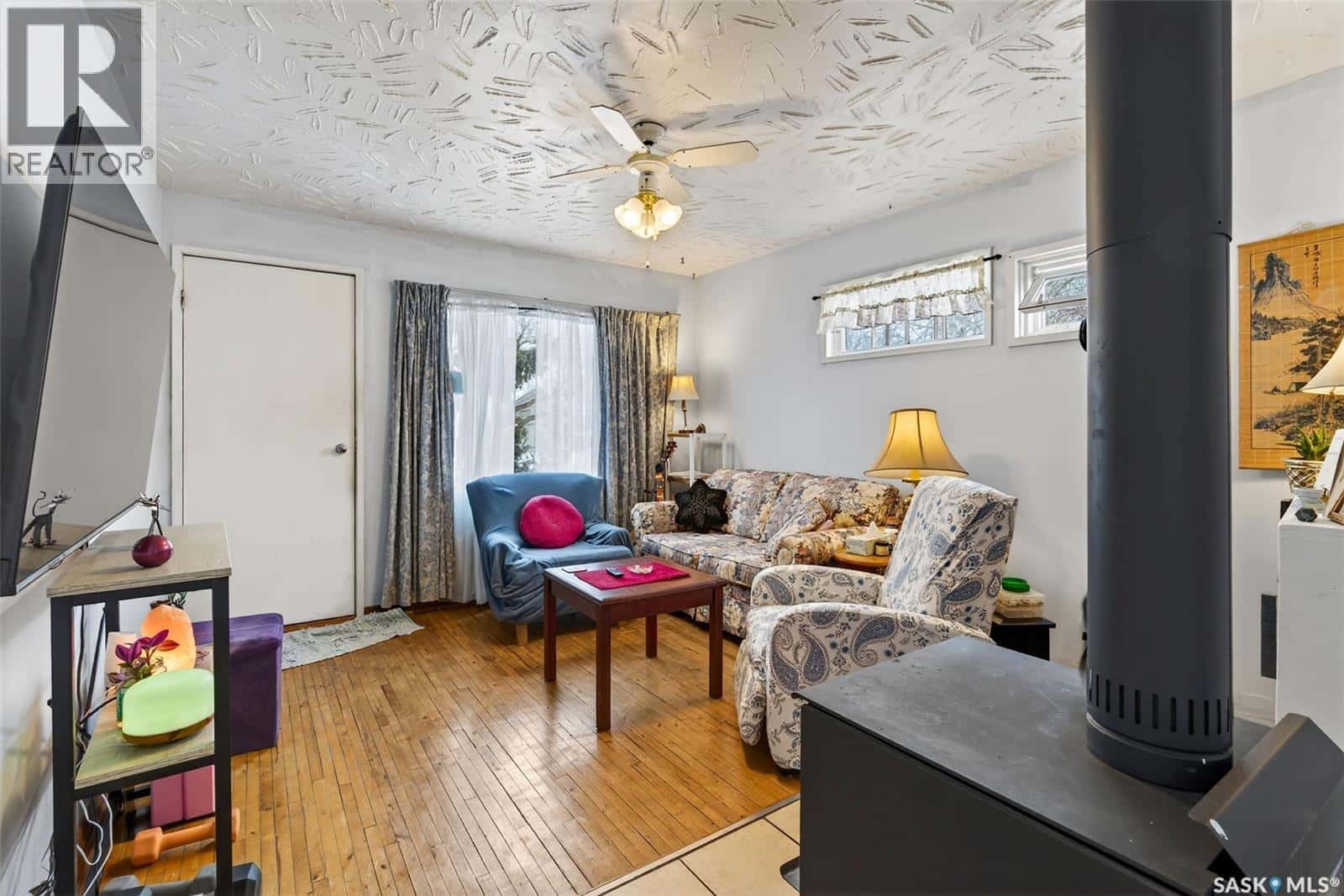 1603 13th STREET W — Prince Albert, Saskatchewan - Photo 3 of 28