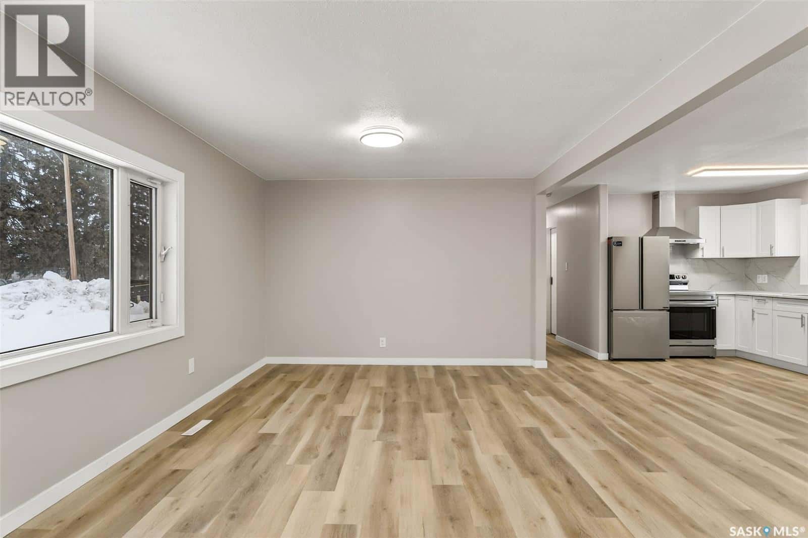 313 3rd AVENUE E — Shellbrook, Saskatchewan - Photo 5 of 32