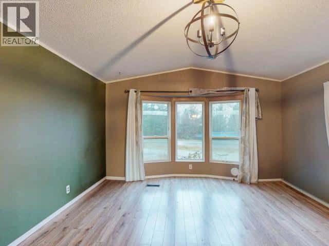 17-9298 WILLIAMS RD — Powell River, British Columbia - Photo 5 of 24