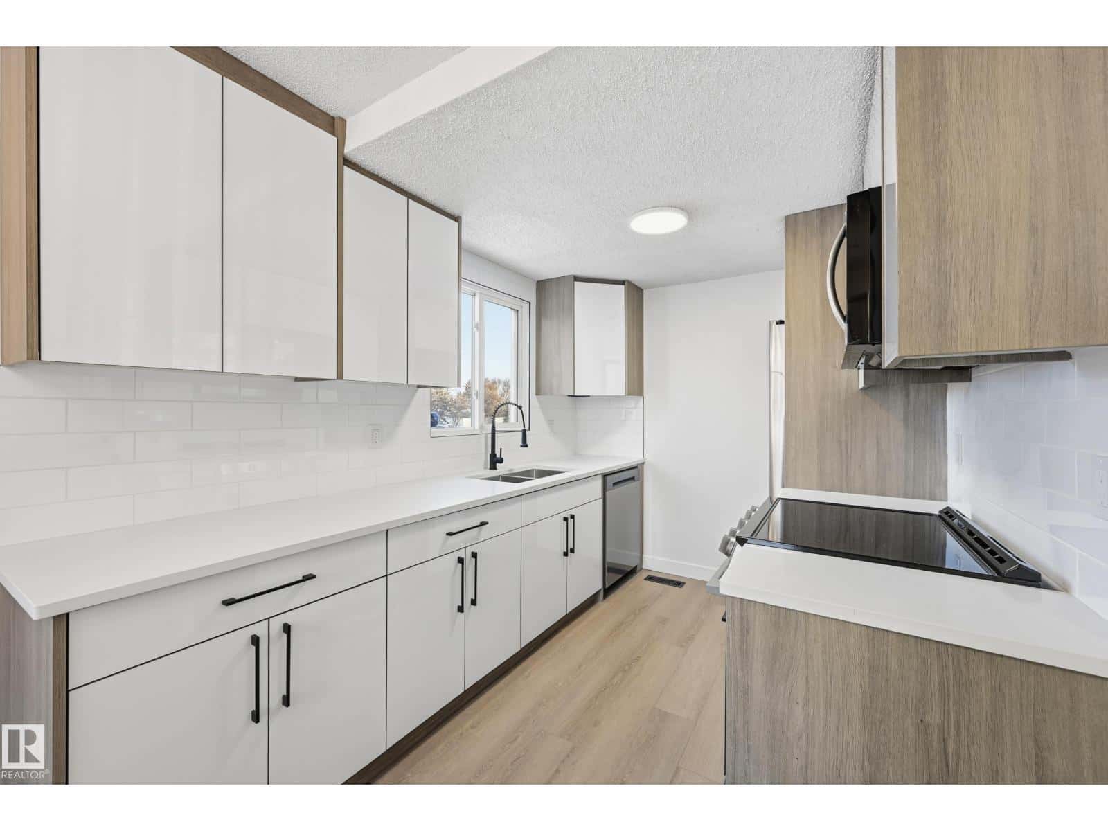 191D HOMESTEAD CR NW — Edmonton, Alberta - Photo 4 of 34