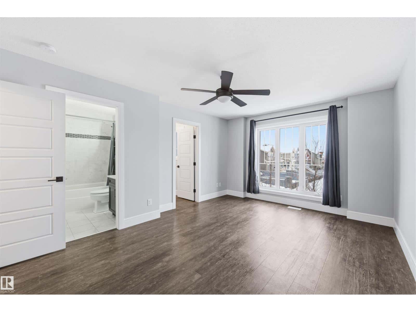 281 DESROCHERS BV SW SW — Edmonton, Alberta - Photo 4 of 32