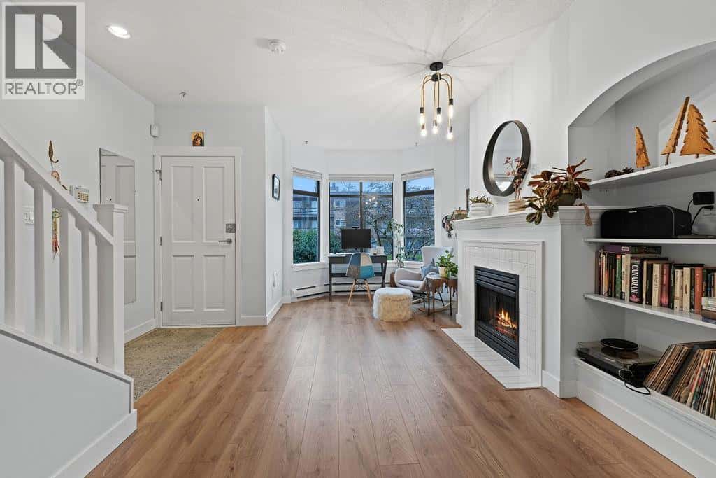 14 221 ASH STREET — New Westminster, British Columbia - Photo 4 of 38