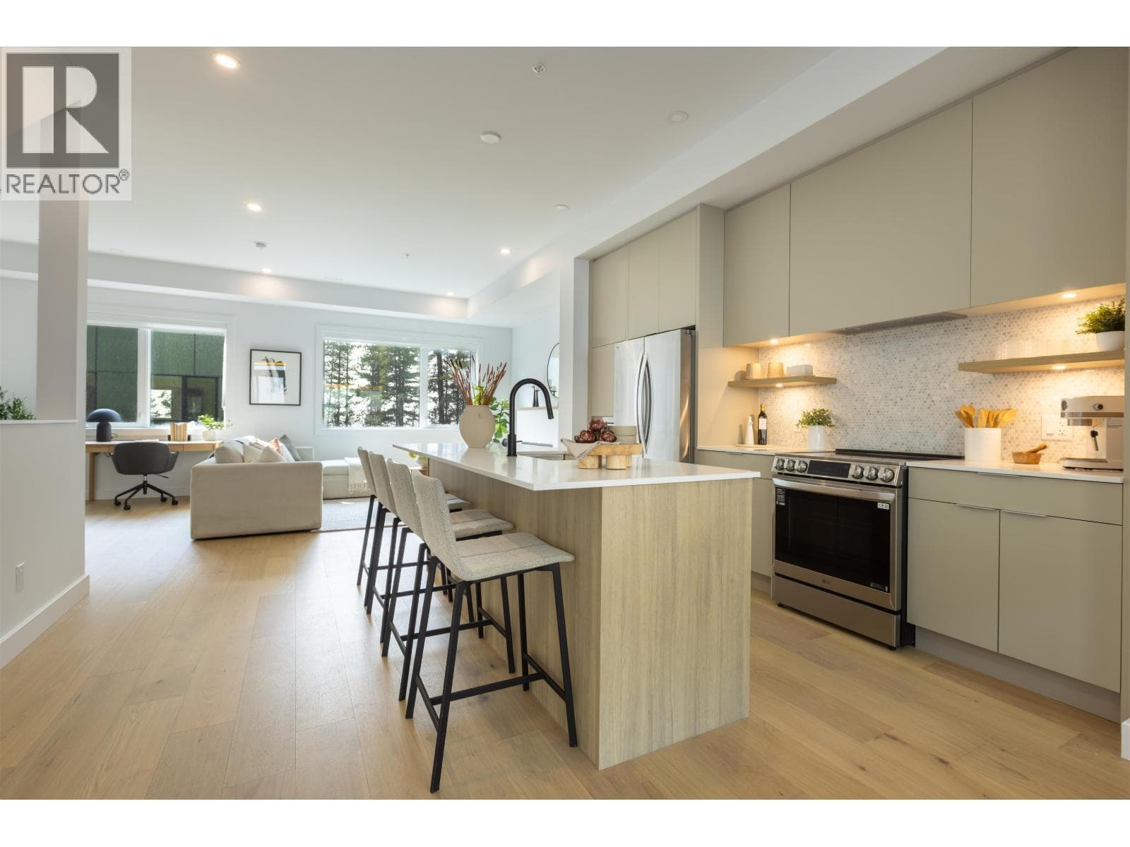 39178 STELLAR DRIVE — Squamish, British Columbia - Main photo