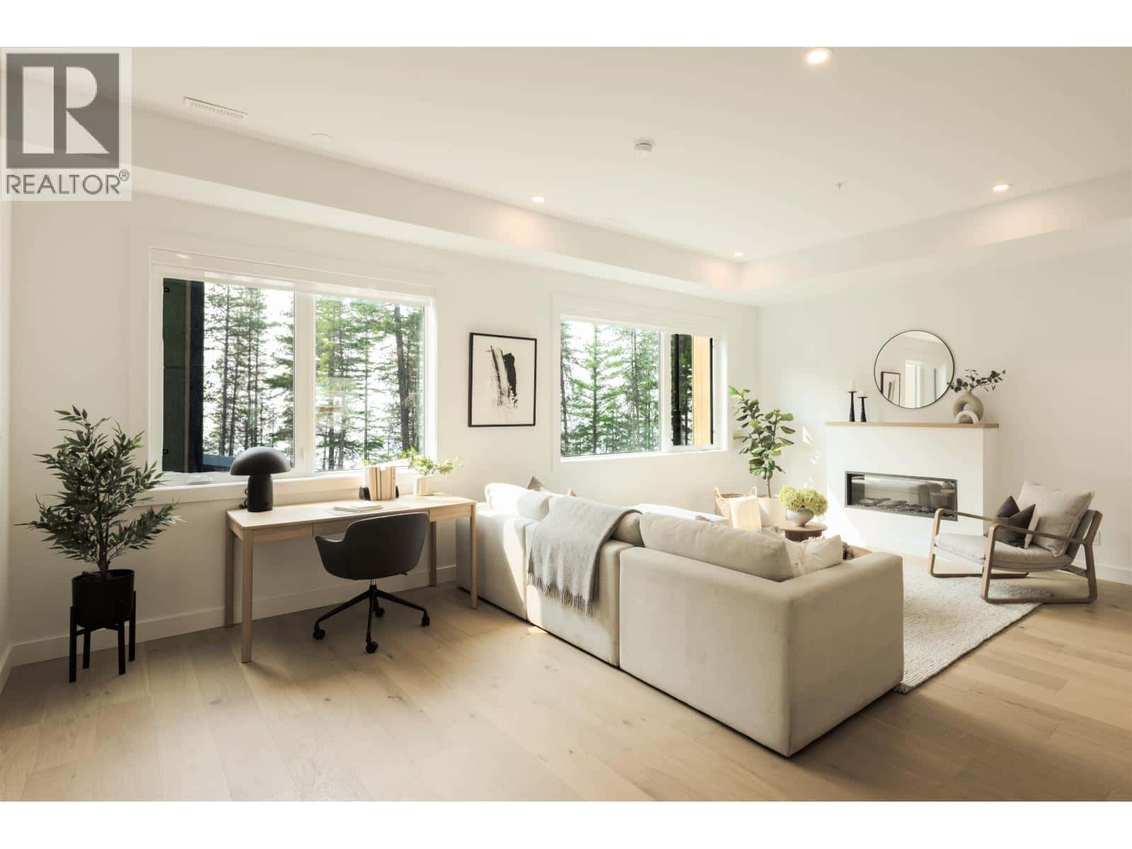 39178 STELLAR DRIVE — Squamish, British Columbia - Photo 3 of 18