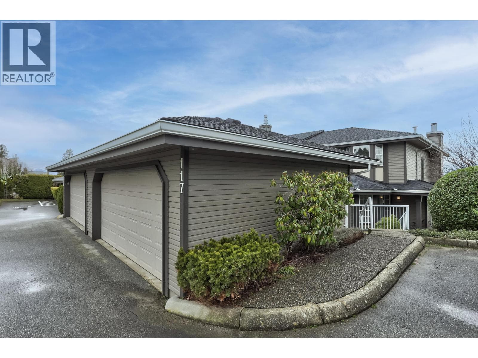 117 1140 CASTLE CRESCENT — Port Coquitlam, British Columbia - Main photo