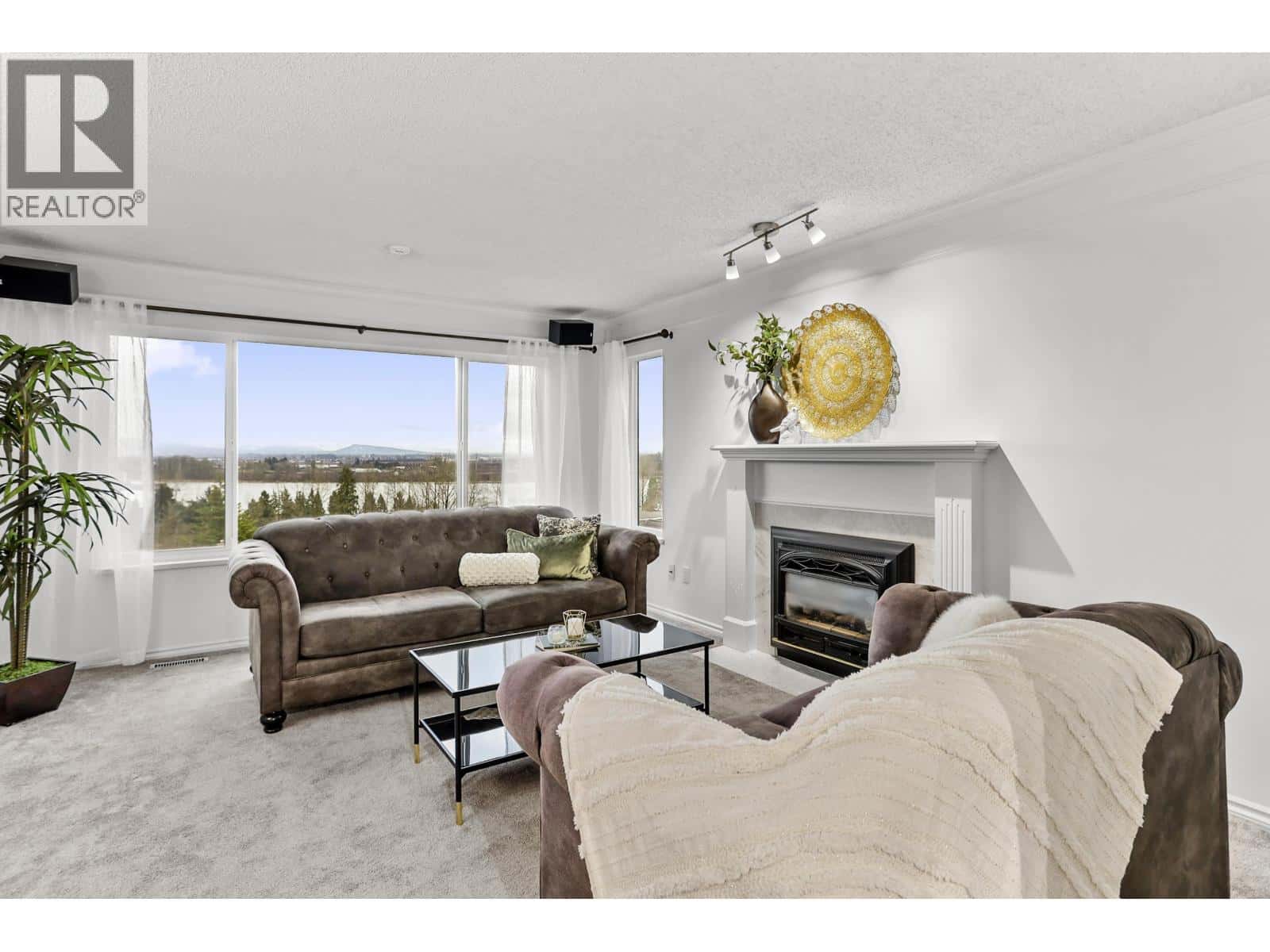 117 1140 CASTLE CRESCENT — Port Coquitlam, British Columbia - Photo 4 of 36