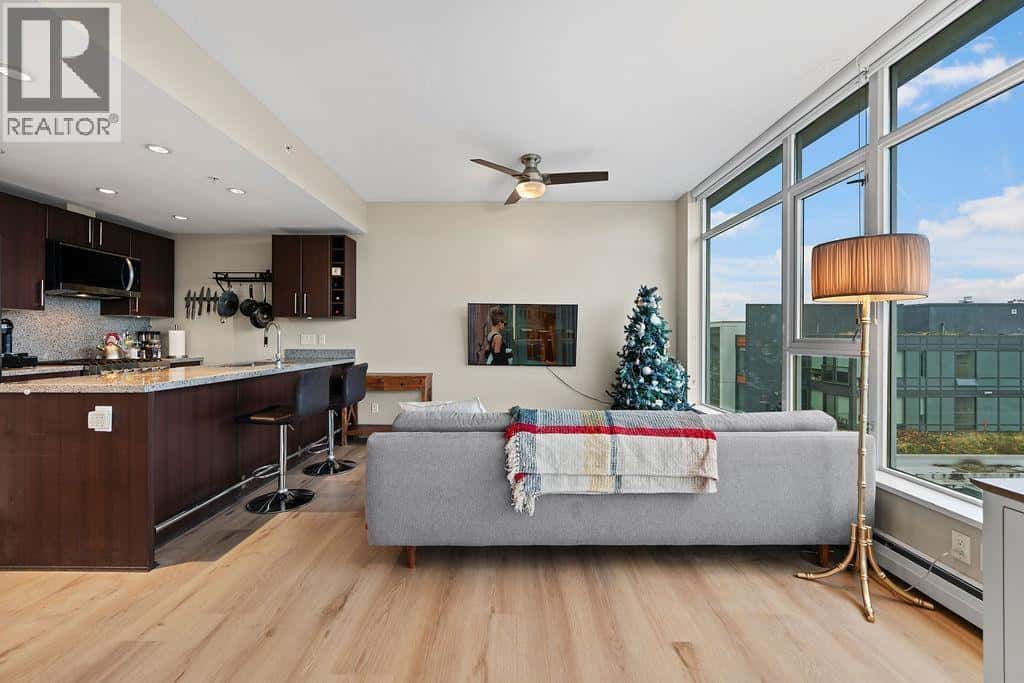 1708 168 W 1ST AVENUE — Vancouver, British Columbia - Photo 3 of 37