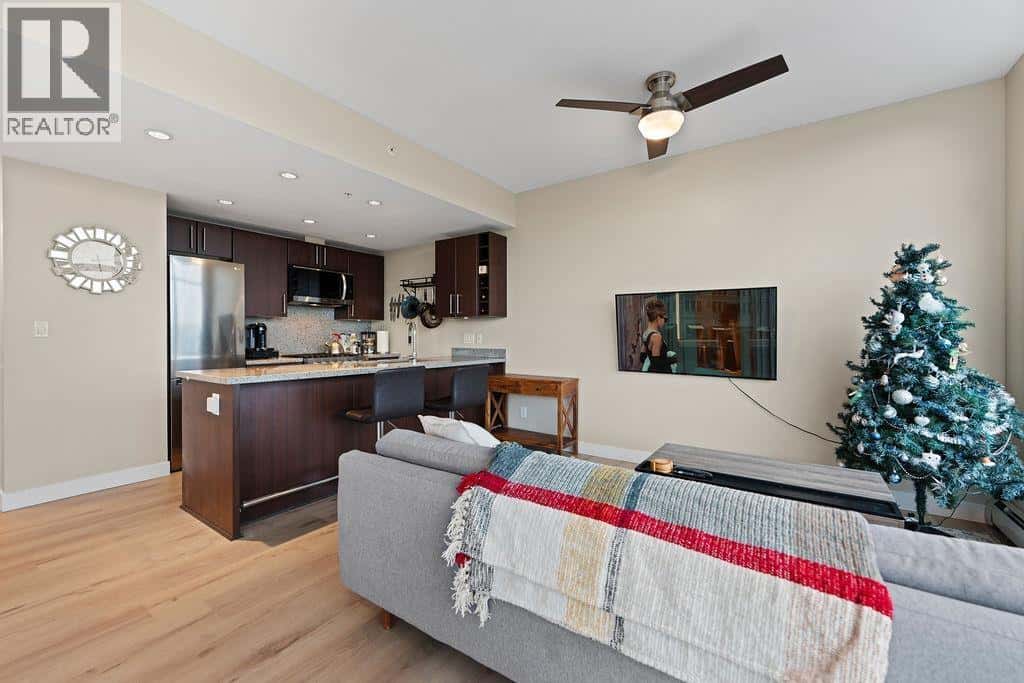 1708 168 W 1ST AVENUE — Vancouver, British Columbia - Photo 5 of 37