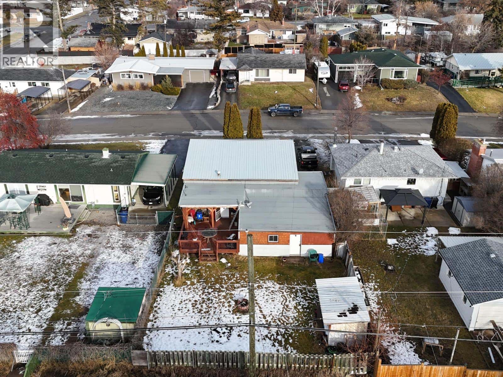 907 10th Street S — Cranbrook, British Columbia - Photo 4 of 34