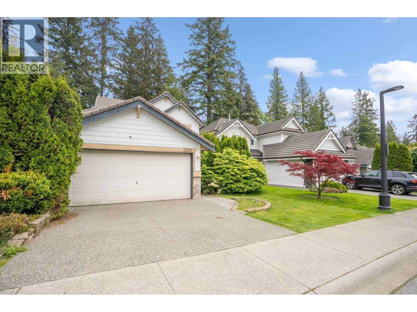 3305 CHARTWELL GRN — Coquitlam, British Columbia - Photo 2 of 40