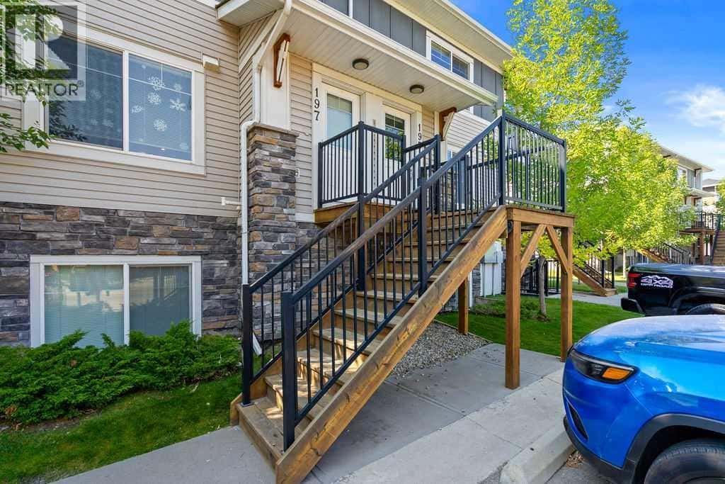 195, 300 MARINA Drive — Chestermere, Alberta - Photo 2 of 27