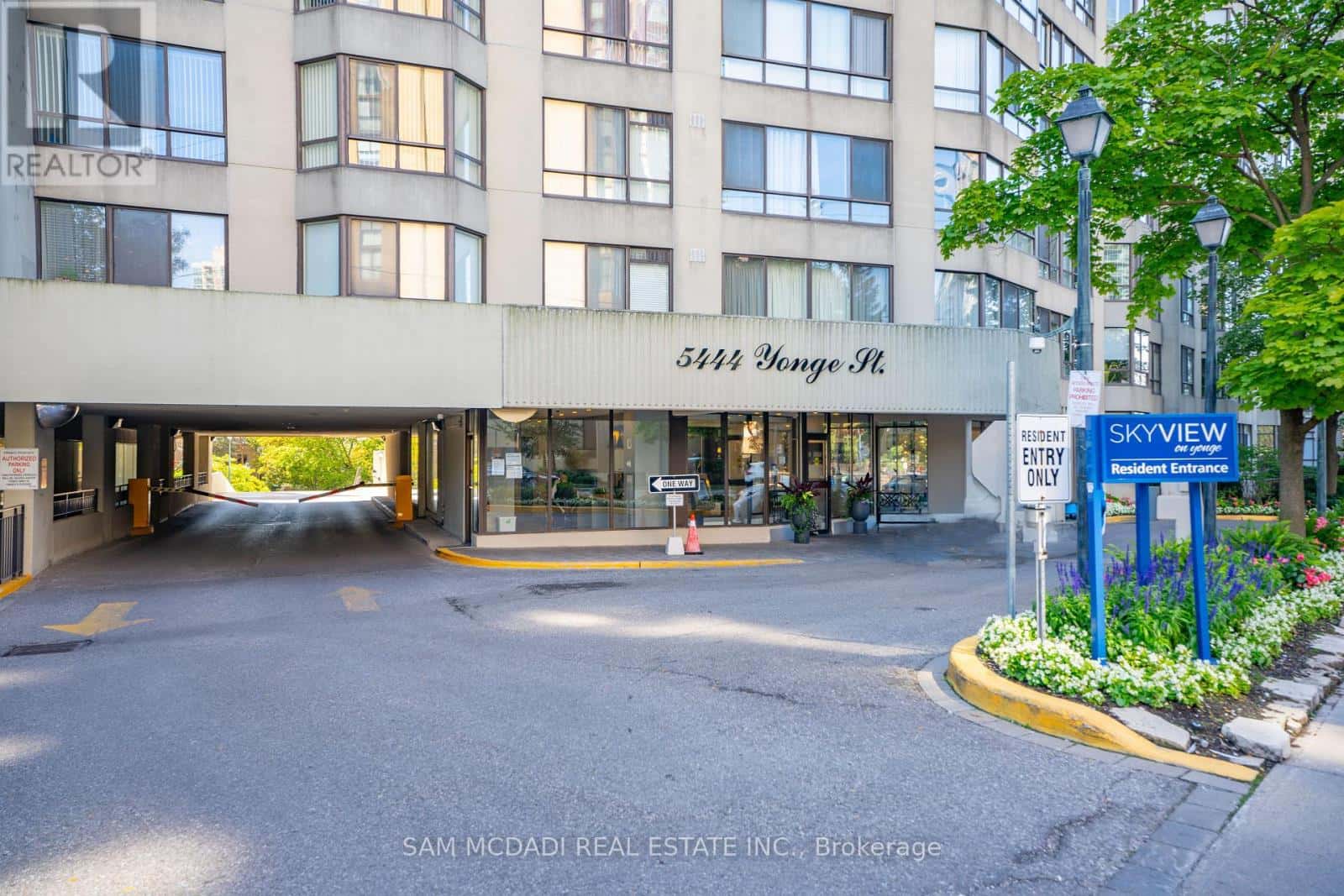 304 - 5444 YONGE STREET — Toronto (Willowdale West), Ontario - Photo 2 of 40