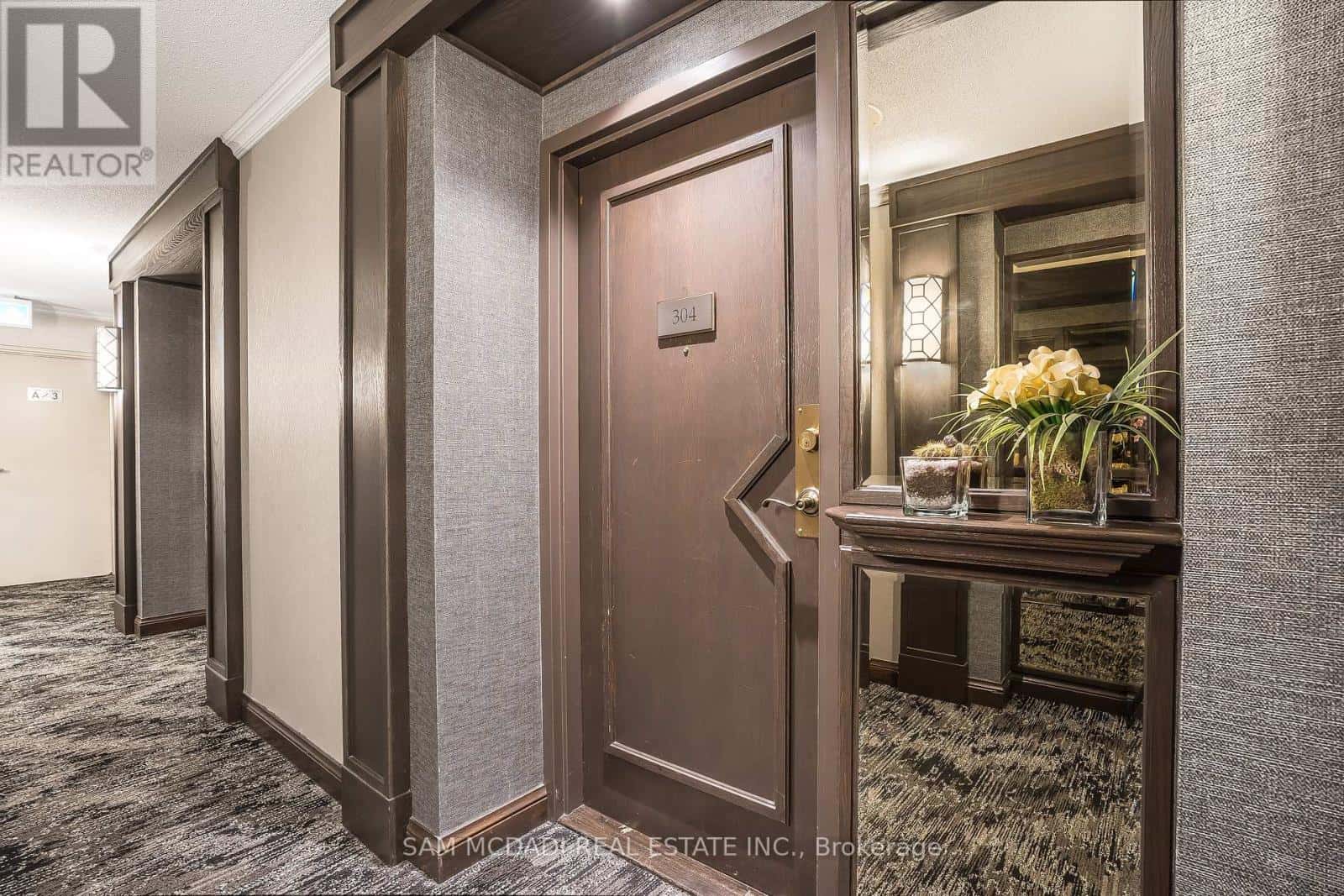 304 - 5444 YONGE STREET — Toronto (Willowdale West), Ontario - Photo 3 of 40