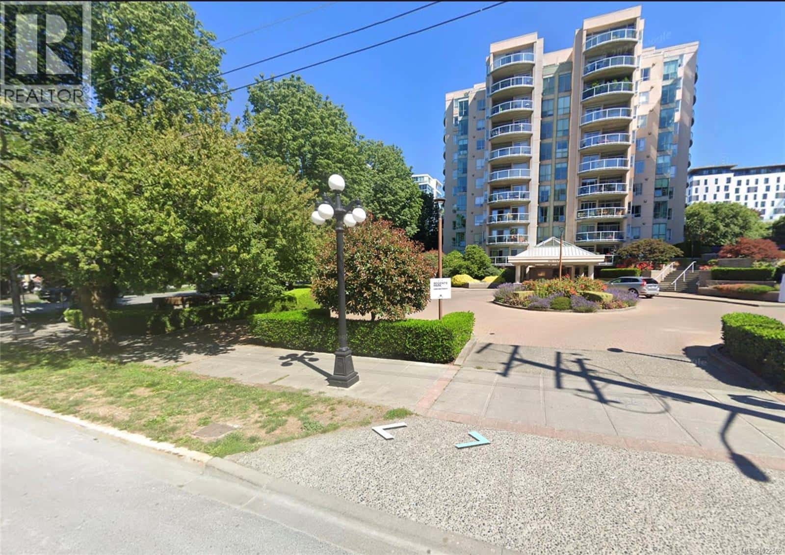 502 1010 View St — Victoria, British Columbia - Photo 3 of 35