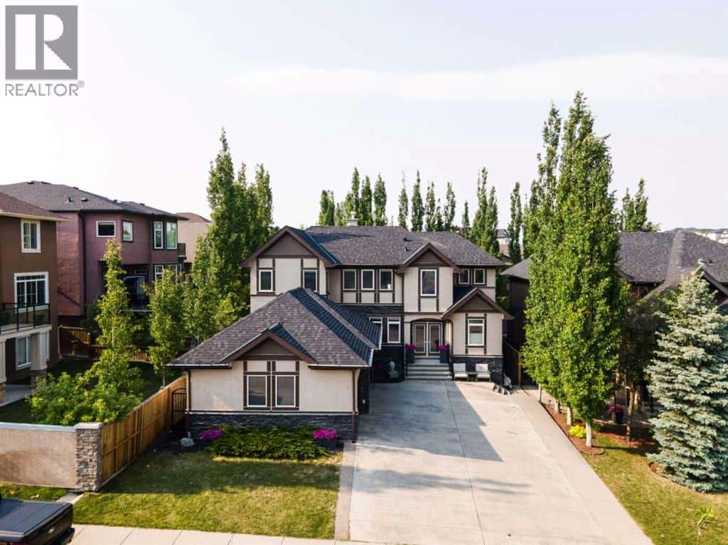 172 Panatella Crescent NW — Calgary, Alberta - Photo 2 of 50